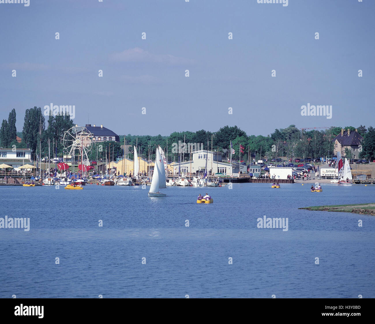 Germany, Saxony, Leipzig, environs, Cospudener lake, mark clover mountain, harbour harbour cafe, harbour, landing stage, sailboats, pedal boats, lakesides, outside Stock Photo
