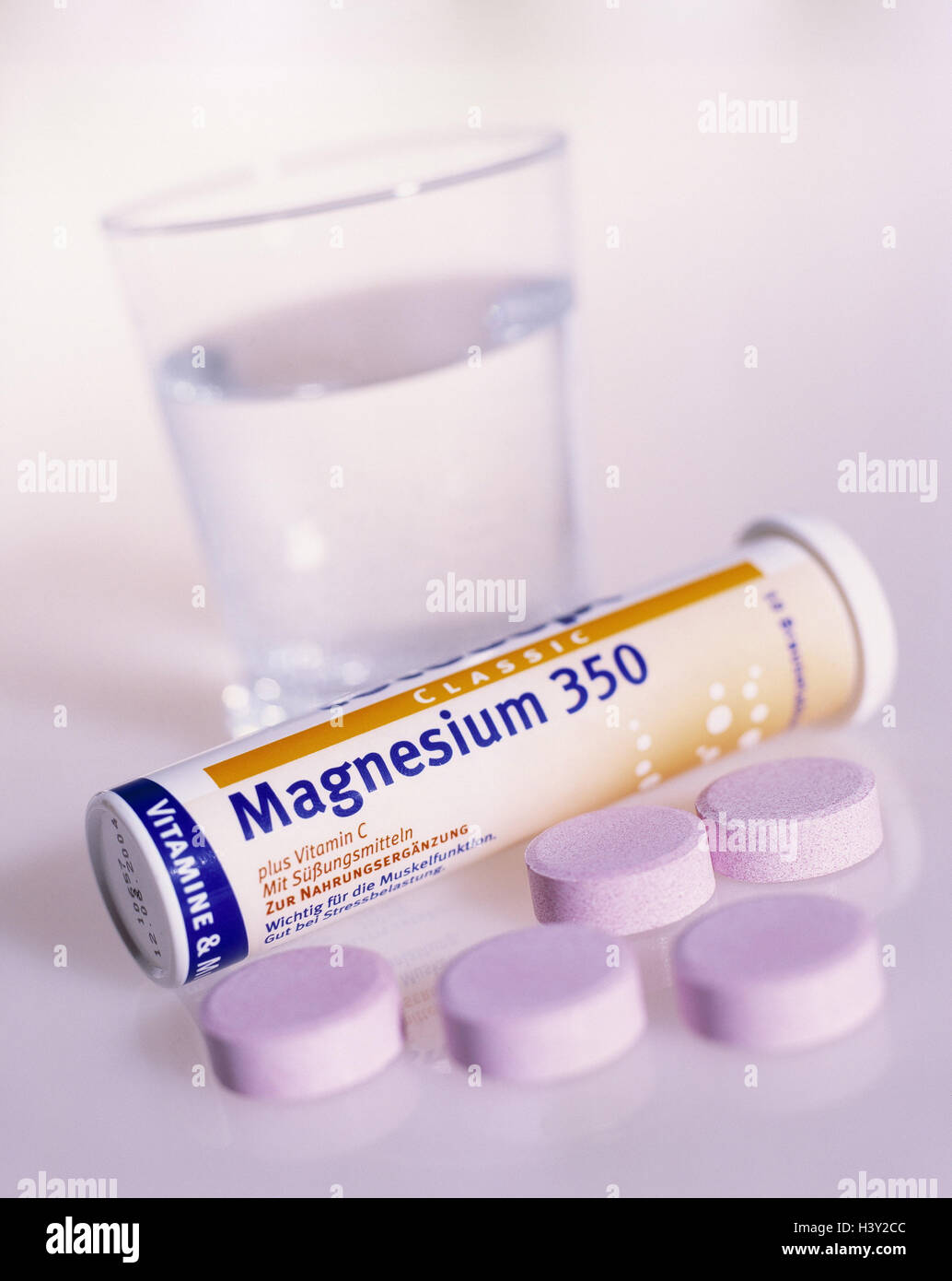 Food supplement, magnesium preparation, effervescent tablets, water