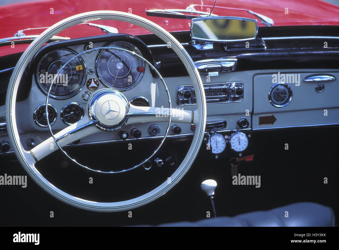 Car, old-timer, Mercedes Benz, 190 SL, year manufacture in 1960, convertible, detail, cockpit, armatures, tax car, passenger car, sports car, convertible, cabriolet, autotypes, inside, walk lever, gear Stock Photo