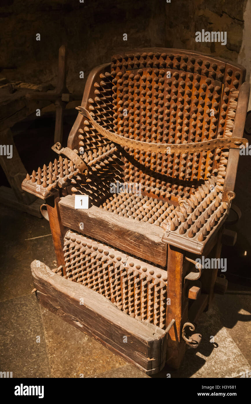 Germany, Bavaria, Romantic Road, Rothenburg-ob-der-Tauber, Kriminal Museum, Medieval Spiked Chair Stock Photo