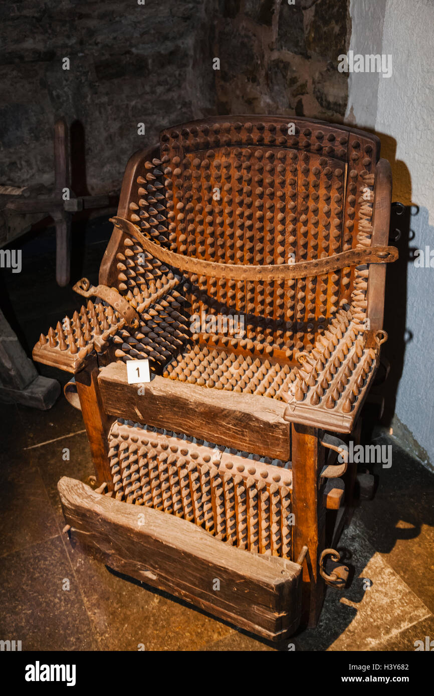 Germany, Bavaria, Romantic Road, Rothenburg-ob-der-Tauber, Kriminal Museum, Medieval Spiked Chair Stock Photo