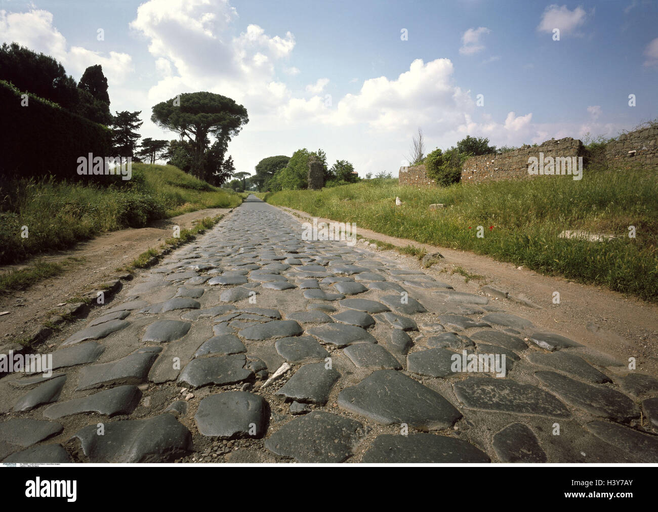 Italy, Rome, via Appia, paving-stones, Europe, Southern, Europe, region Latium, culture, Gräberstrasse, queen the streets, the most important highway the Roman antiquity, holy street, via Sacra, paved, cloudy sky Stock Photo