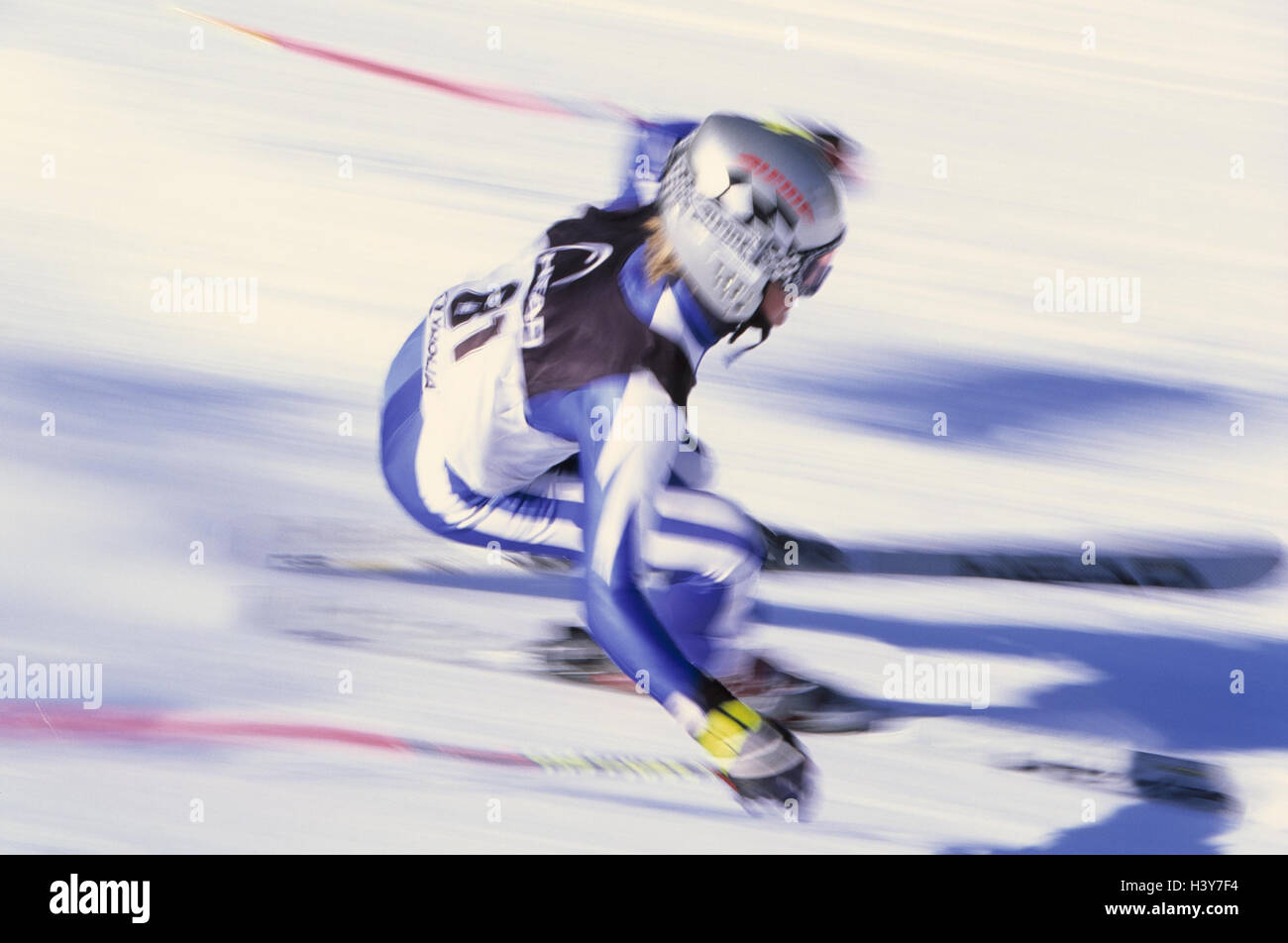 Ski racer, helped to pull, blur skiing, downhill race, giant slalom, giant slalom, downhill skiing, ski race, race, event, racing driver, skier, skiing, alpine sport, sport, leisure time, hobby, activity, speed, dynamics, motion, tempo, ski equipment, cra Stock Photo
