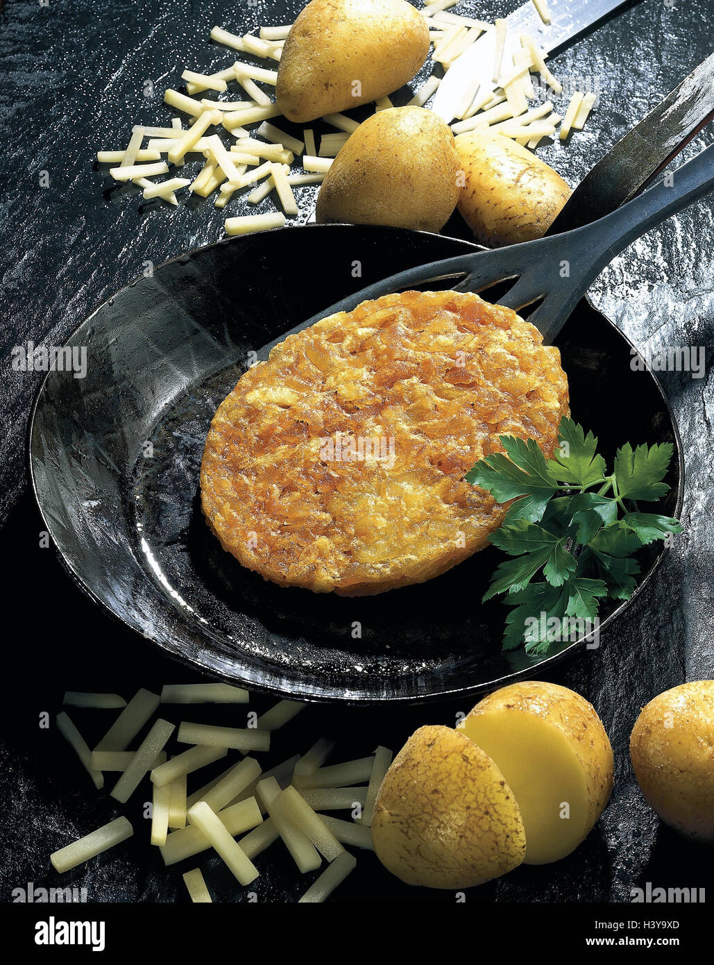 Frying pan, fried mashed potatoes, potatoes, larders, potato fried