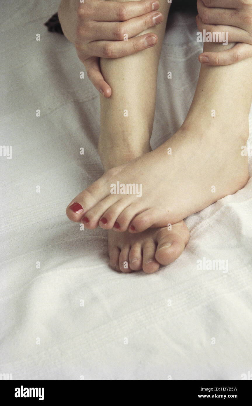 Pale hands feet hires stock photography and images Alamy