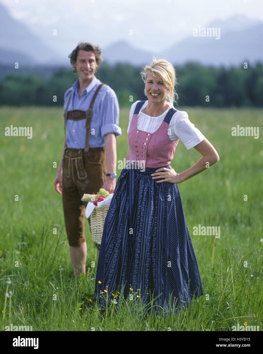 Meadow, couple, national costume, picnic basket, model released, folklore, folklore clothes