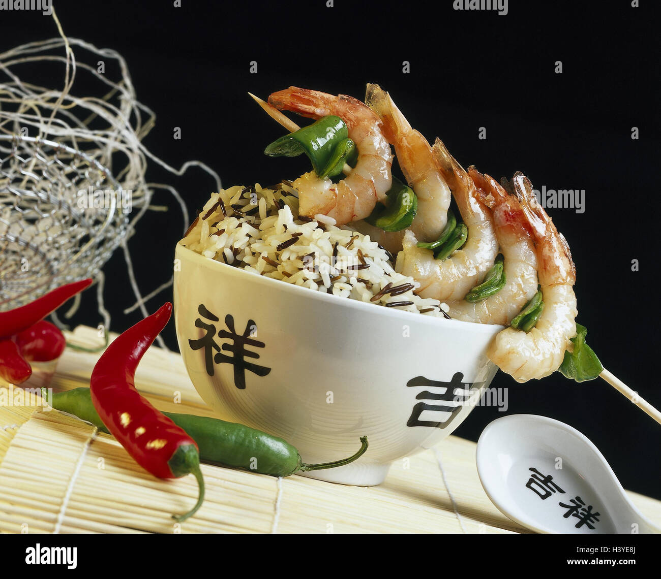 Ceramics peel, wild travel, scampi spit, sugar pods, fine Chinese noodles dish, Seafood, seafood, scampi, shrimps, travel, food, Asian, speciality, Still life, Stock Photo