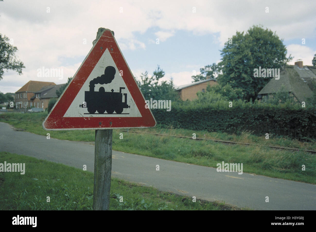 German Railroad Crossing Sign High Resolution Stock Photography And Images Alamy German Railroad Crossing Sign High Resolution Stock Photography And Images Alamy