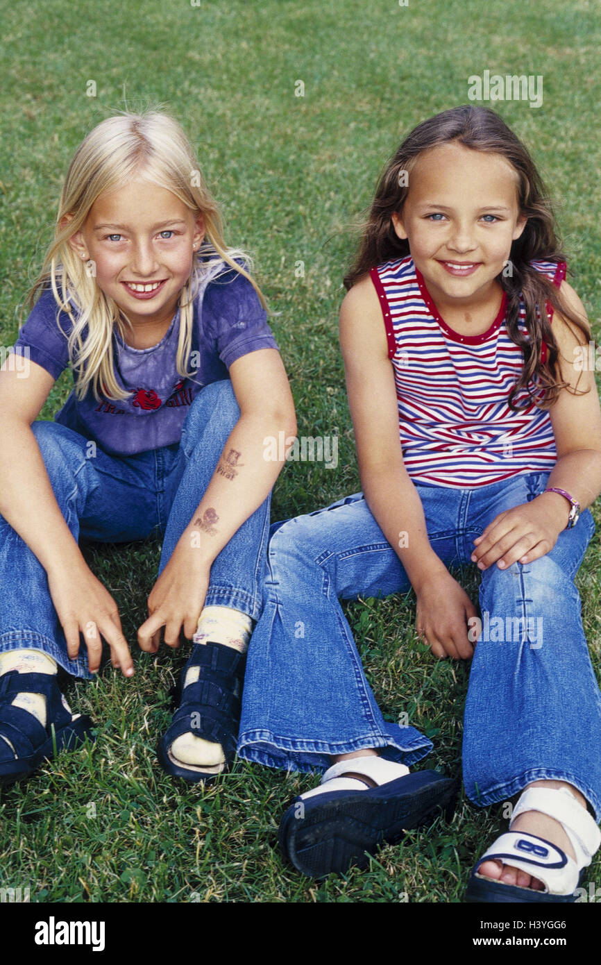 Girls Two Meadow Sit Laugh Happy 10 11 Years Friends Friends Girls Two Meadow Sit Laugh Happy 10 11 Years Friends Friends