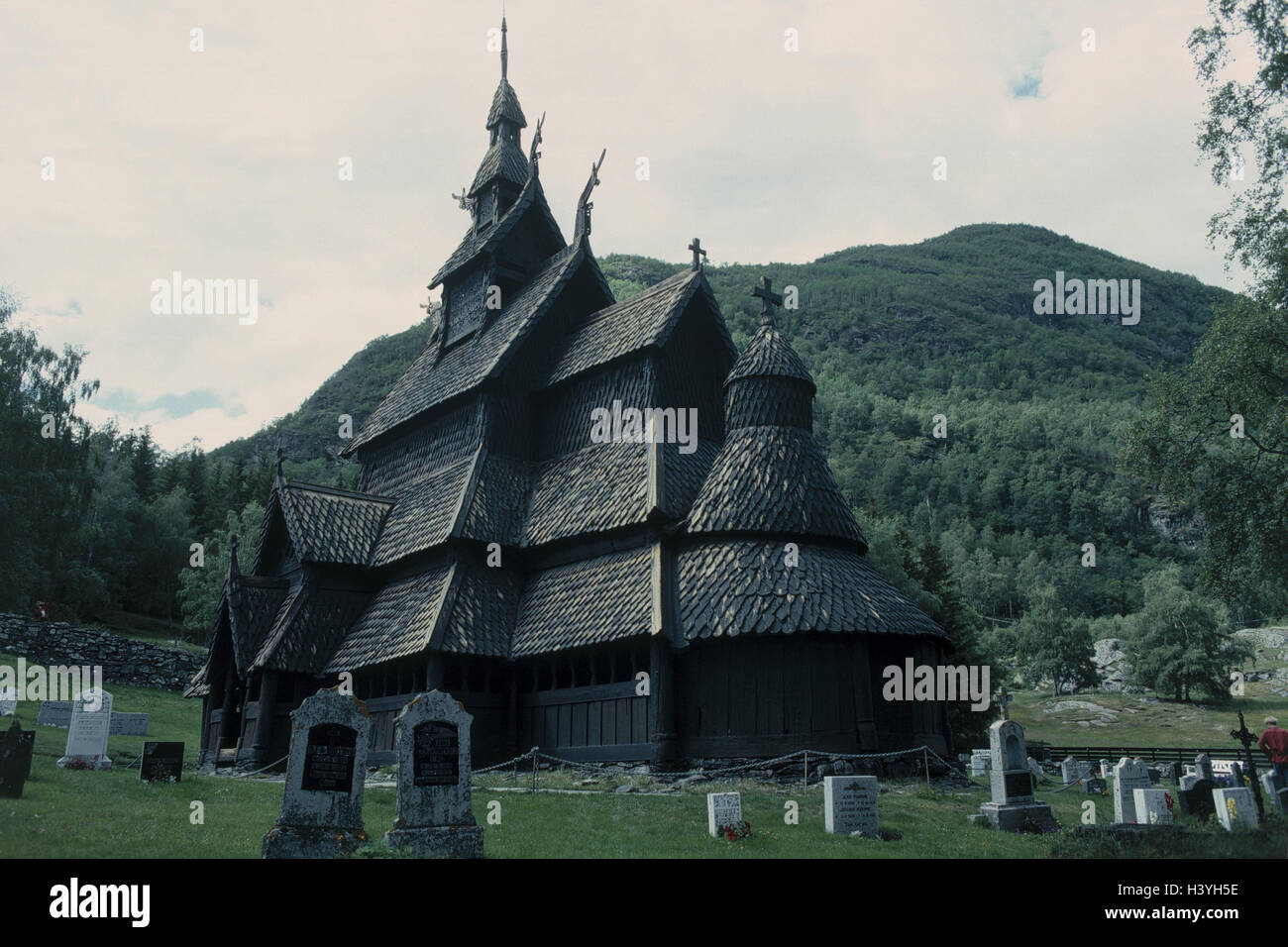 Norway, Borgund, wand church, cemetery, Scandinavia, Südnorwegen, close Sognefjord, wooden church, church, building, architectural style, structure, architecture, timber-frame construction way, wand construction method, culture, place of interest, tombs, Stock Photo