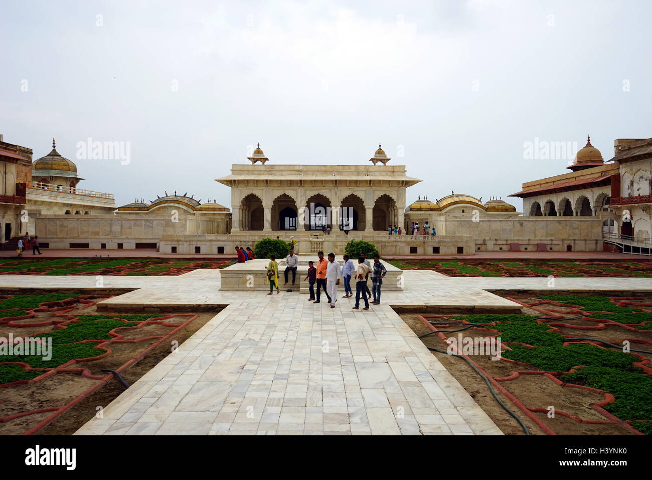 Views of the Agra Fort, the former imperial residence of the Mughal Dynasty, It was used to hold Shah Jahan under house arrest by his son Aurangzeb. Agra, India. Dated 21st Century Stock Photo
