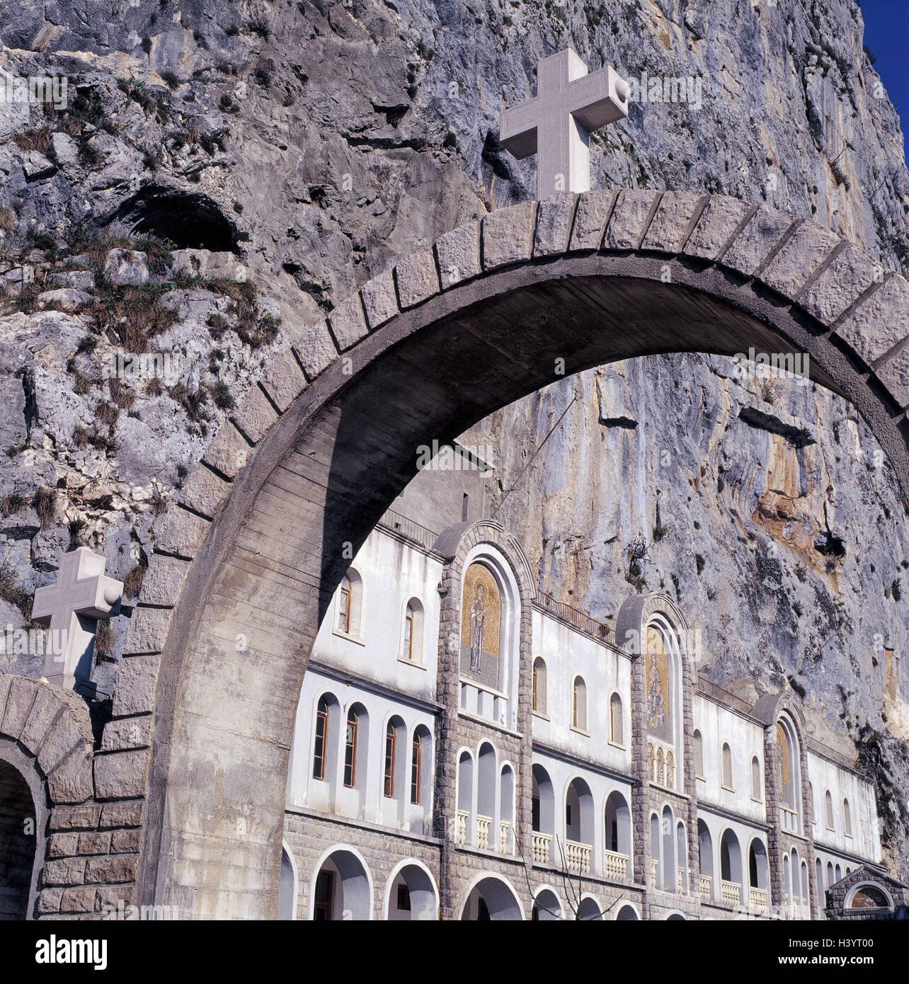 Montenegro, Zeta valley, cliff face, round arch, view, cloister Ostrog, detail, mountains, mountain, bile, buildings, cloister buildings, 900 m high, structure, place of interest, culture, faith, religion, seclusion, loneliness Stock Photo
