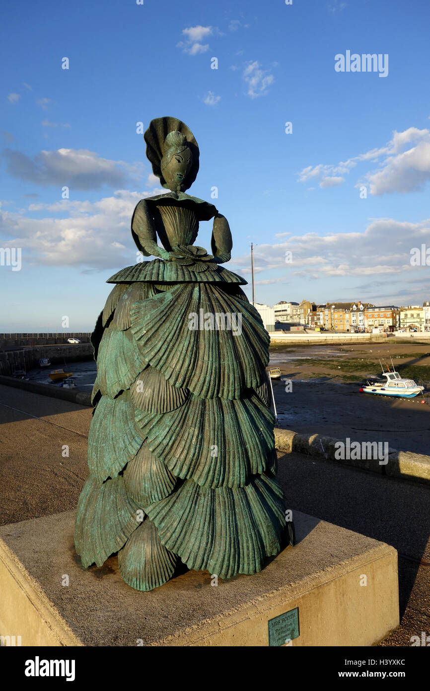 Mrs Booth The Shell Lady Sculpture by Ann Carrington, Margate, Kent, UK Stock Photo