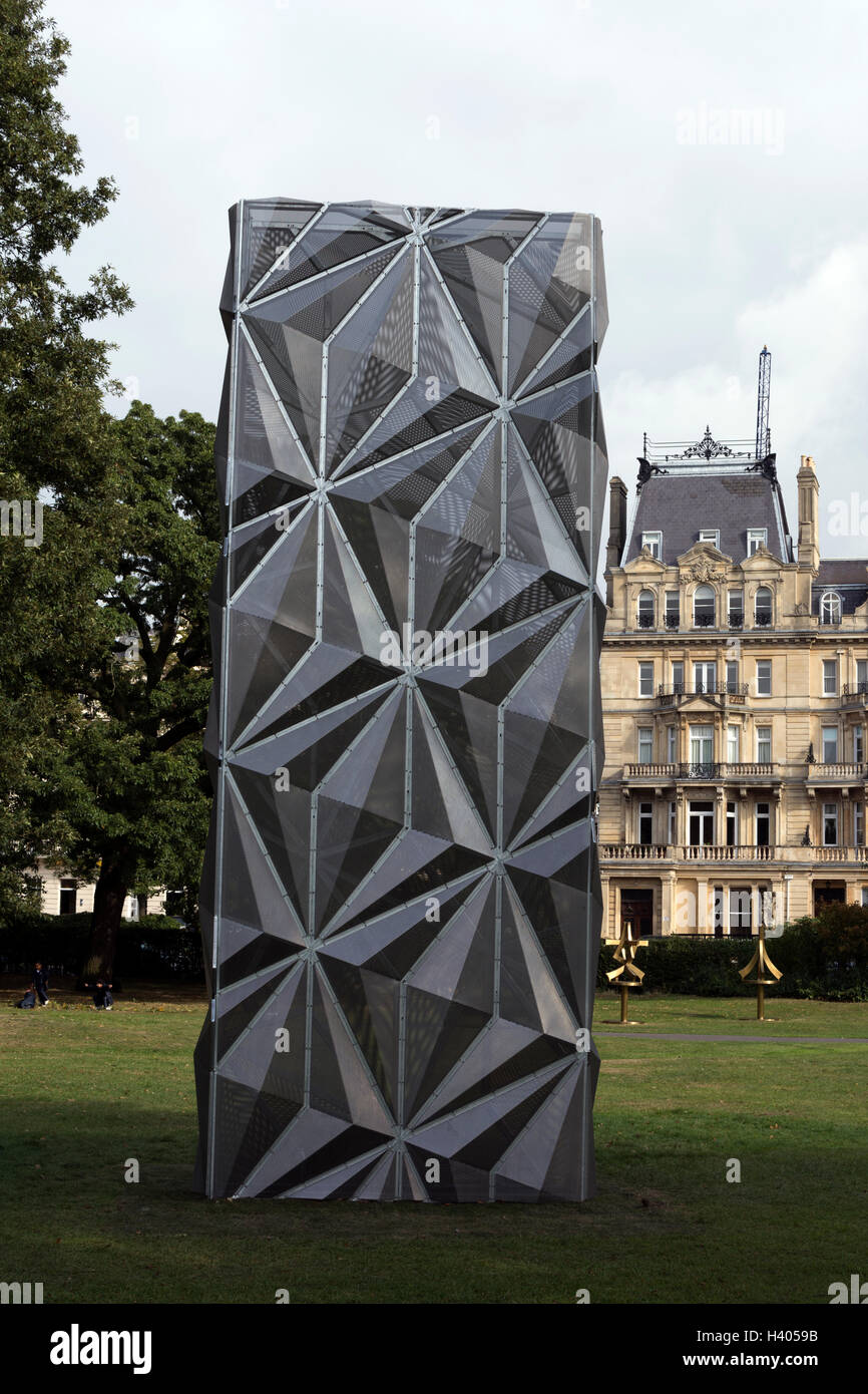 'Optic Cloak' by Conrad Shawcross, Frieze Sculpture Park, Regents Park, London, UK Stock Photo