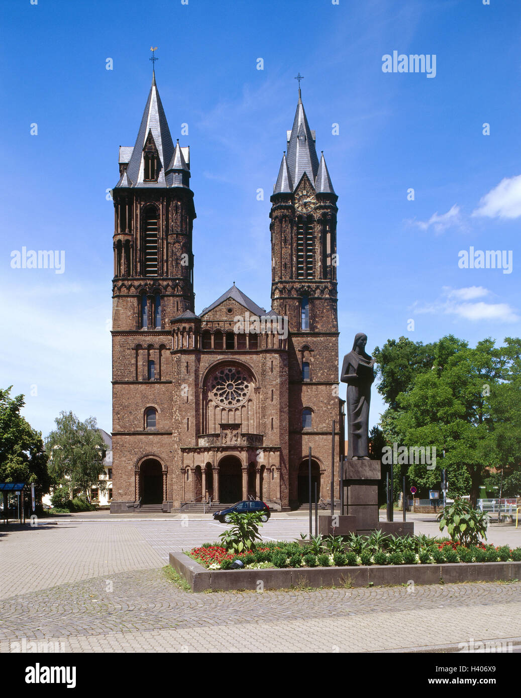 Germany, Saarland, Dillingen, Saar cathedral, Europe, district Saarlouis, town, church, Holy sacrament, church, sacred construction, structure, architecture, builds in 1910 - in 1913, architectural style historicism, brick building, steeples, two, place o Stock Photo