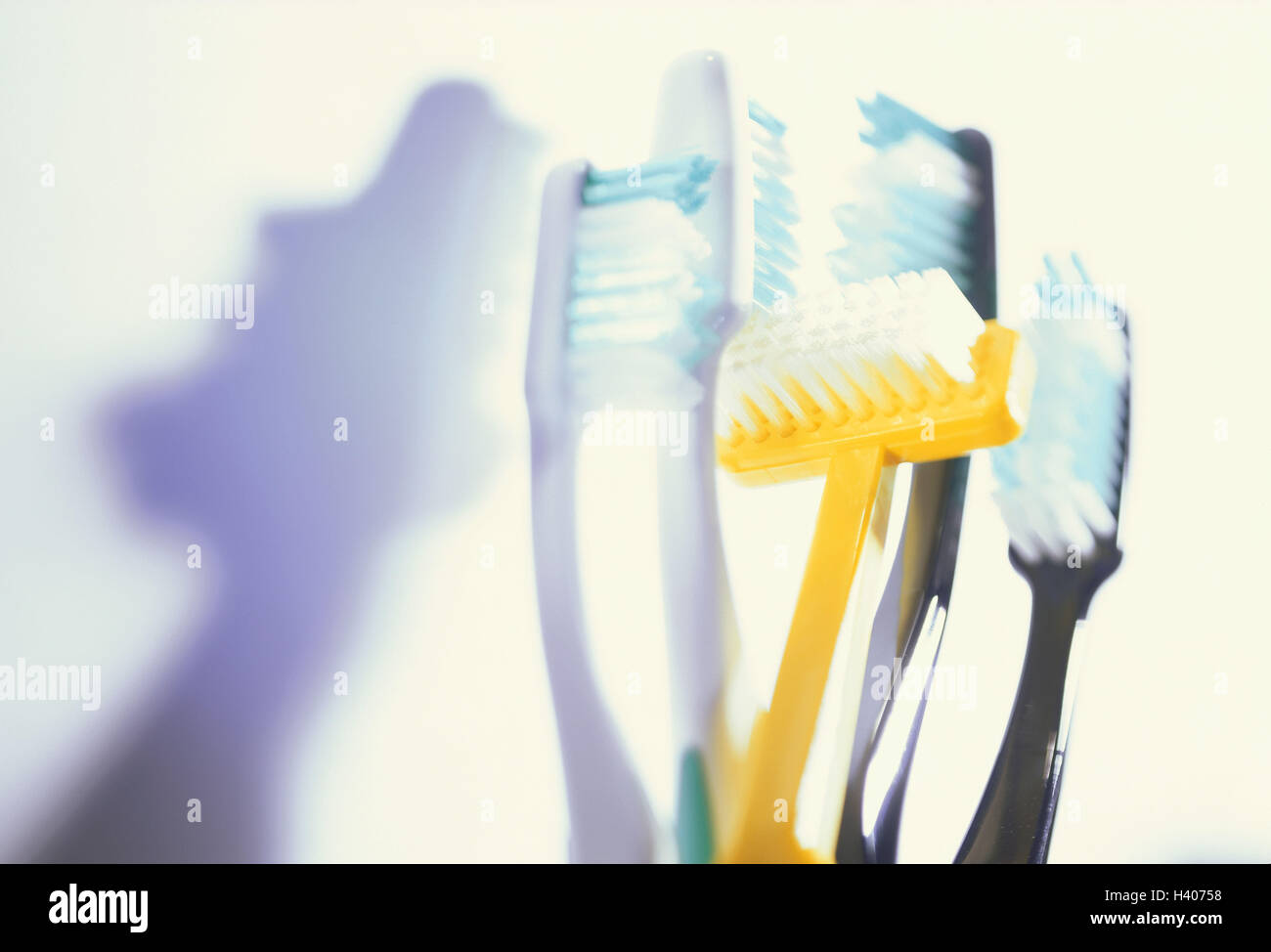 Icon, 'exceptions confirm the rule' - 'Think across - crosswise clean', toothbrushes saying, toothbrush, blur, cog care, oral hygiene, hygiene, oral hygiene, cog cleaning, accessories, five, Still life Stock Photo