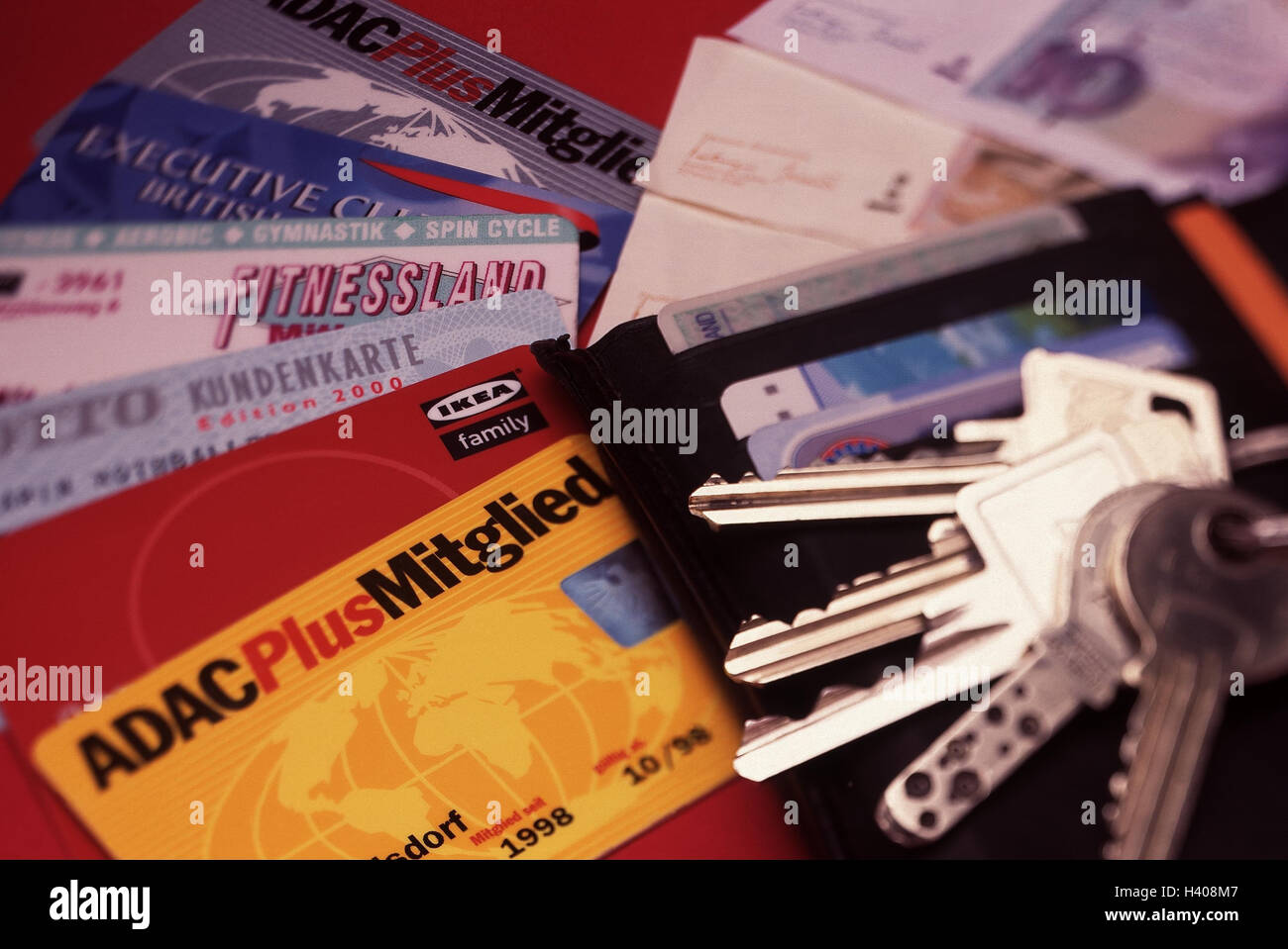 Membership cards, bank notes, purse, key bundle, money, banknotes, purses, wallet, key, diversified, identity cards, membership card, ADAC, Otto, IKEA, British airways, fitness centre, account cards, detail, product photography, Still life, no property re Stock Photo