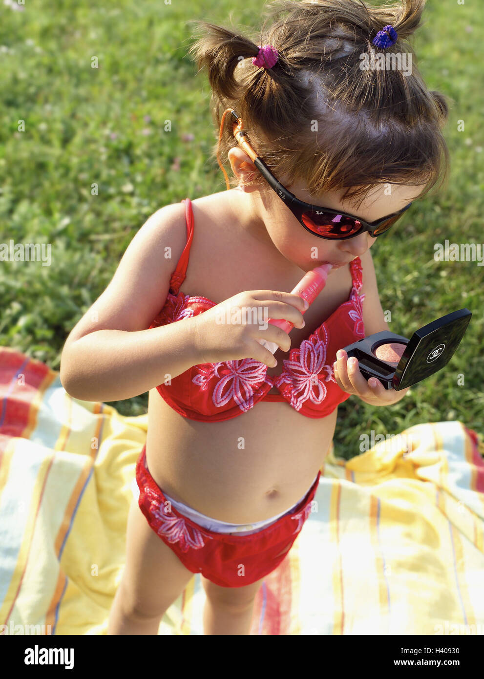 Womens bikini hi-res stock photography and images - Alamy
