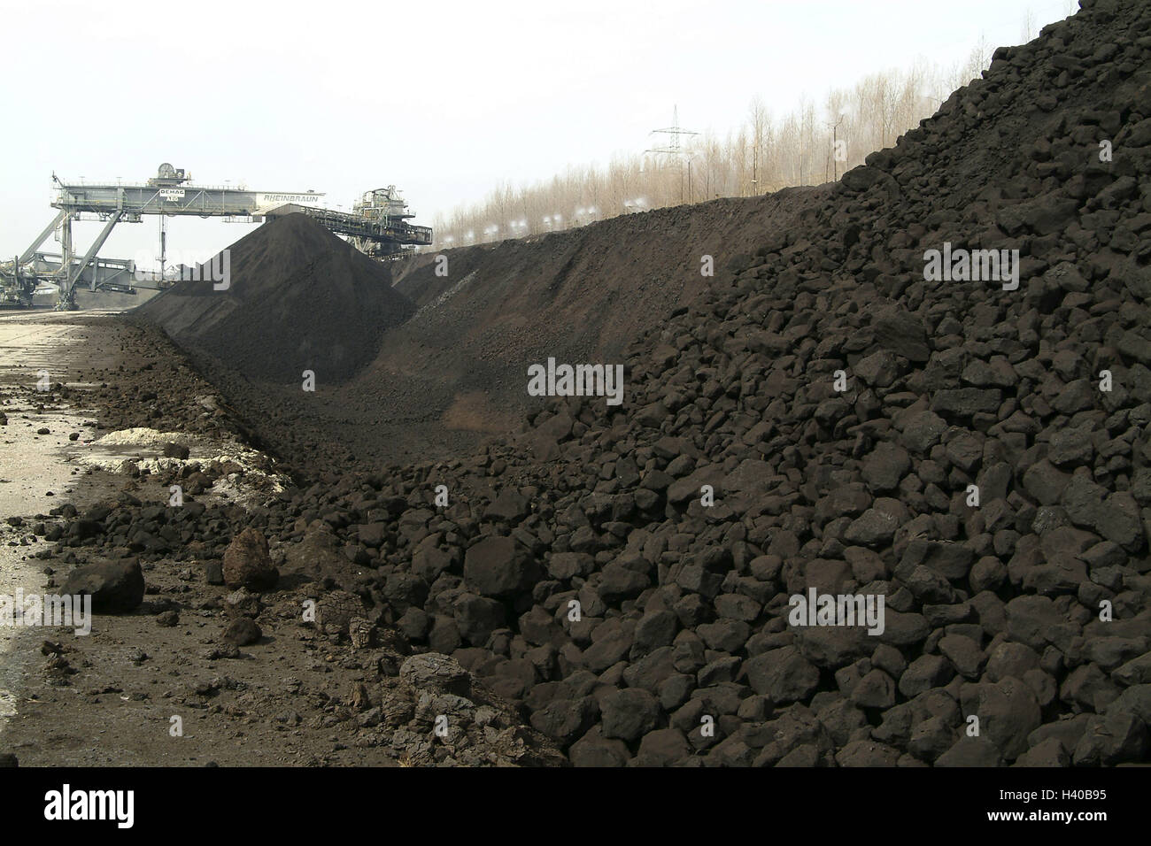 Brown coal opencast mining, brown fuel hopper, storage, raw coal, mine