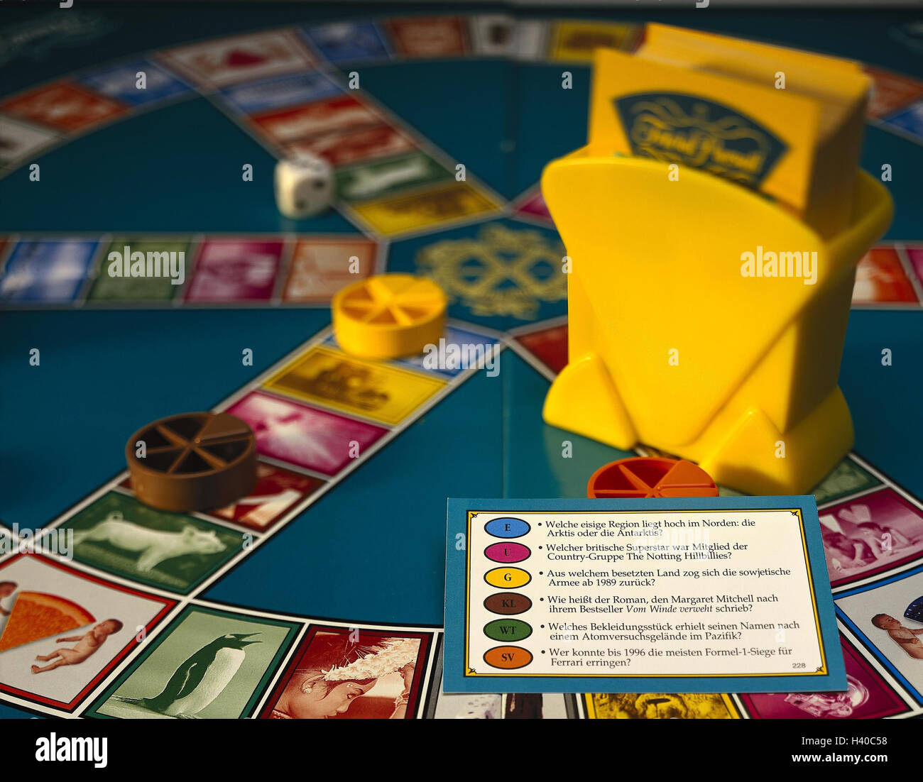 Parlour game, Trivially Pursuit, detail, entertainment game, game, interrogative response game, knowledge game, general knowledge, knowledge, board game, program, pitch, board, gaming pieces, playing card, questions, playing card holders, product photogra Stock Photo