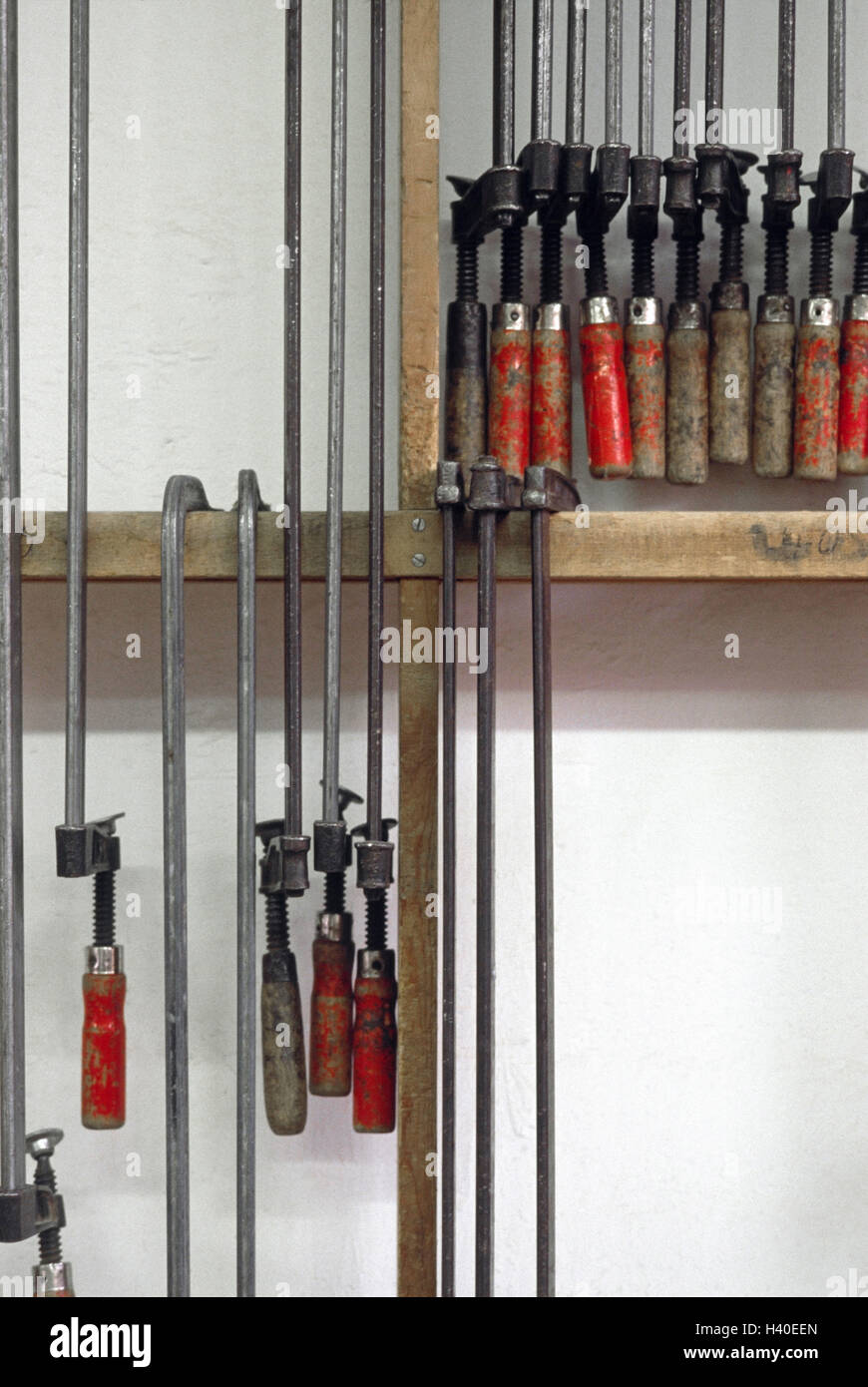 Shelf Vices Detail Clamps Grips Screws Straps Series Wall