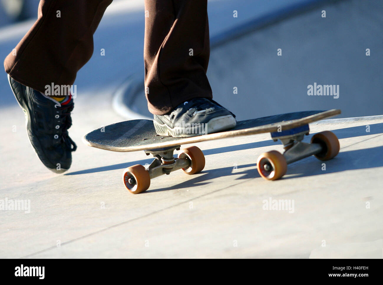 Skateboard driving hi-res stock photography and images - Alamy