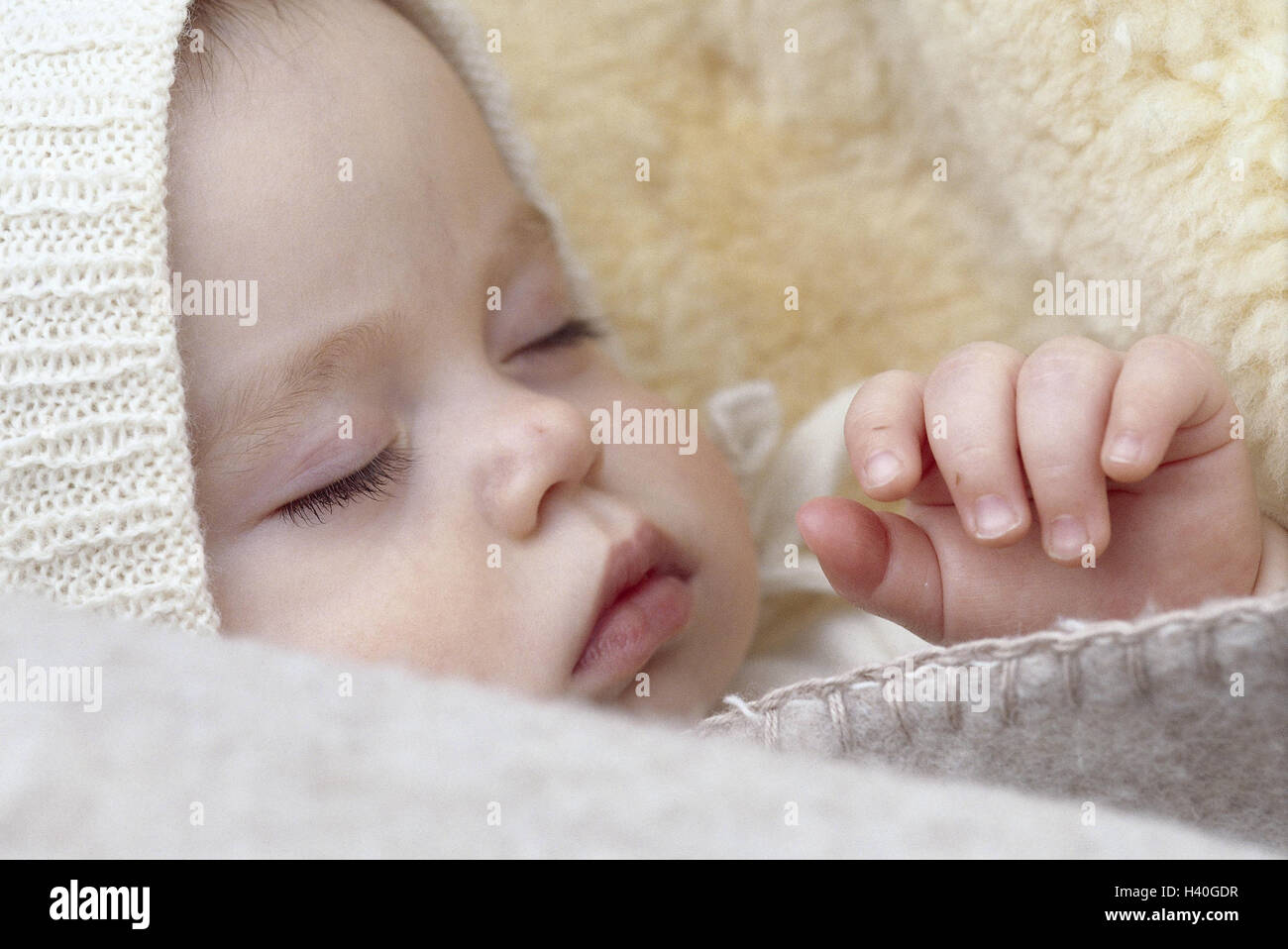 Baby, cord cap, sleep, sleep off detail, infant, child, infant, newborn child, tiredly, fatigue, sleep, childhood, rest, peacefully, quiescence, recover, rest, very close Stock Photo
