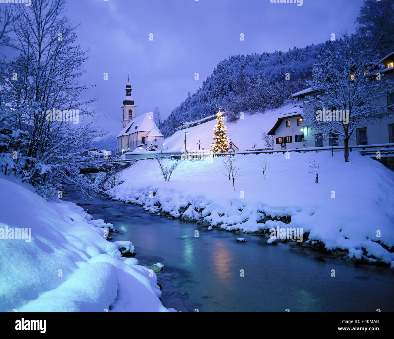 Germany, Bavaria, Ramsau, local view, church, Christmas tree, winter, dusk,  Europe, Berchtesgadener country, tourist resort, parish