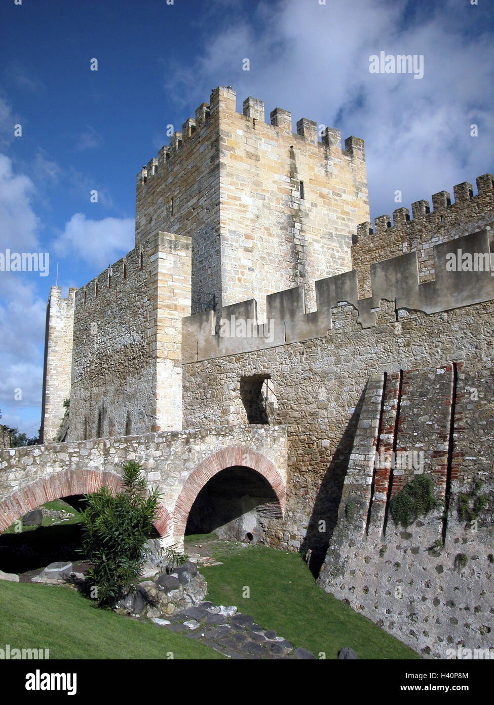 Portugal, Lisbon, Castelo Sao Jorge, detail, Europe, capital, town, Lisboa, castle, castle grounds, fortress, structure, fort, Alkazar, watch-tower, tower, castle defensive wall, historically, story, place of interest Stock Photo