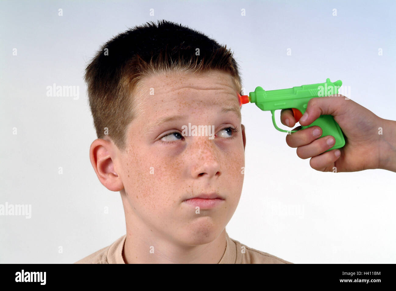 Boy, temple, toys gun, game, threat, friend, detail, hand, young person,  teenagers, 13 years, fun, play, gun, toys, toys, icon, power, 