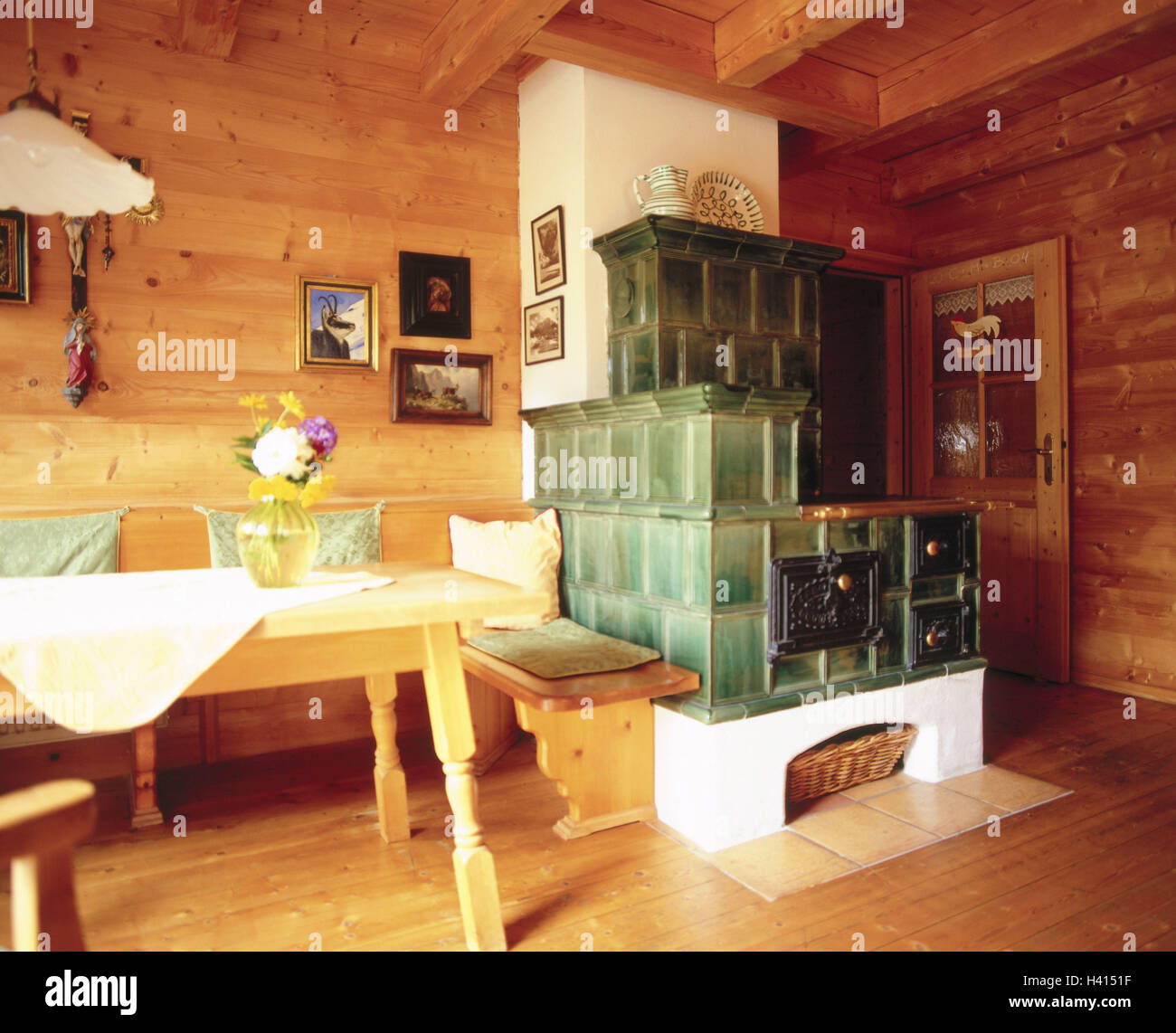 Residential room, tiled stove room, farmhouse parlour, cuisine, living