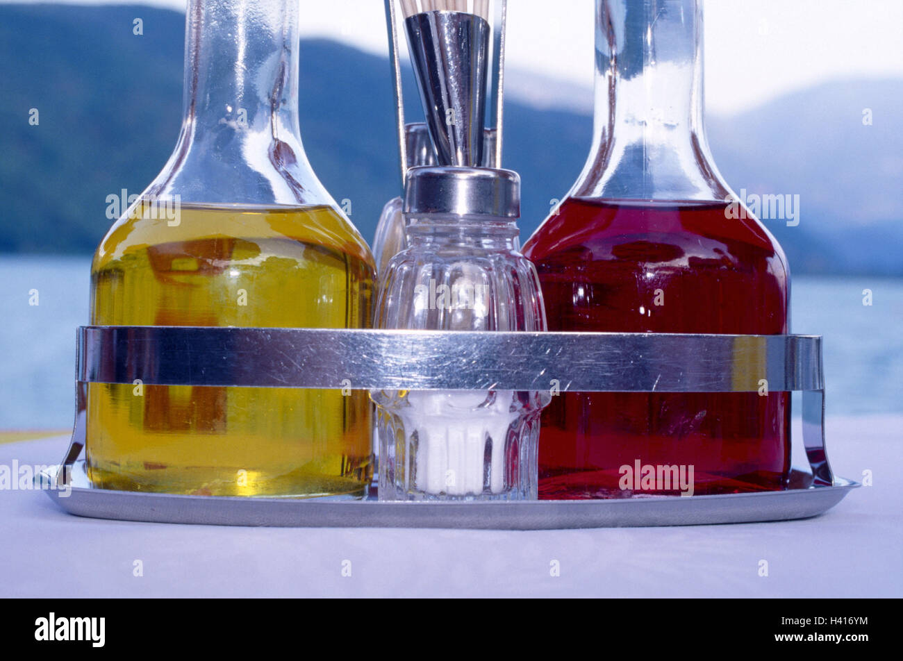 Restaurant, table, cruet, cruet set, Aufsteller, spices, vinegar, oil