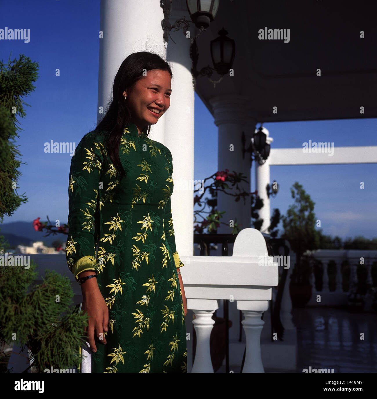 Portrait vietnamese woman nha trang hi-res stock photography and images ...