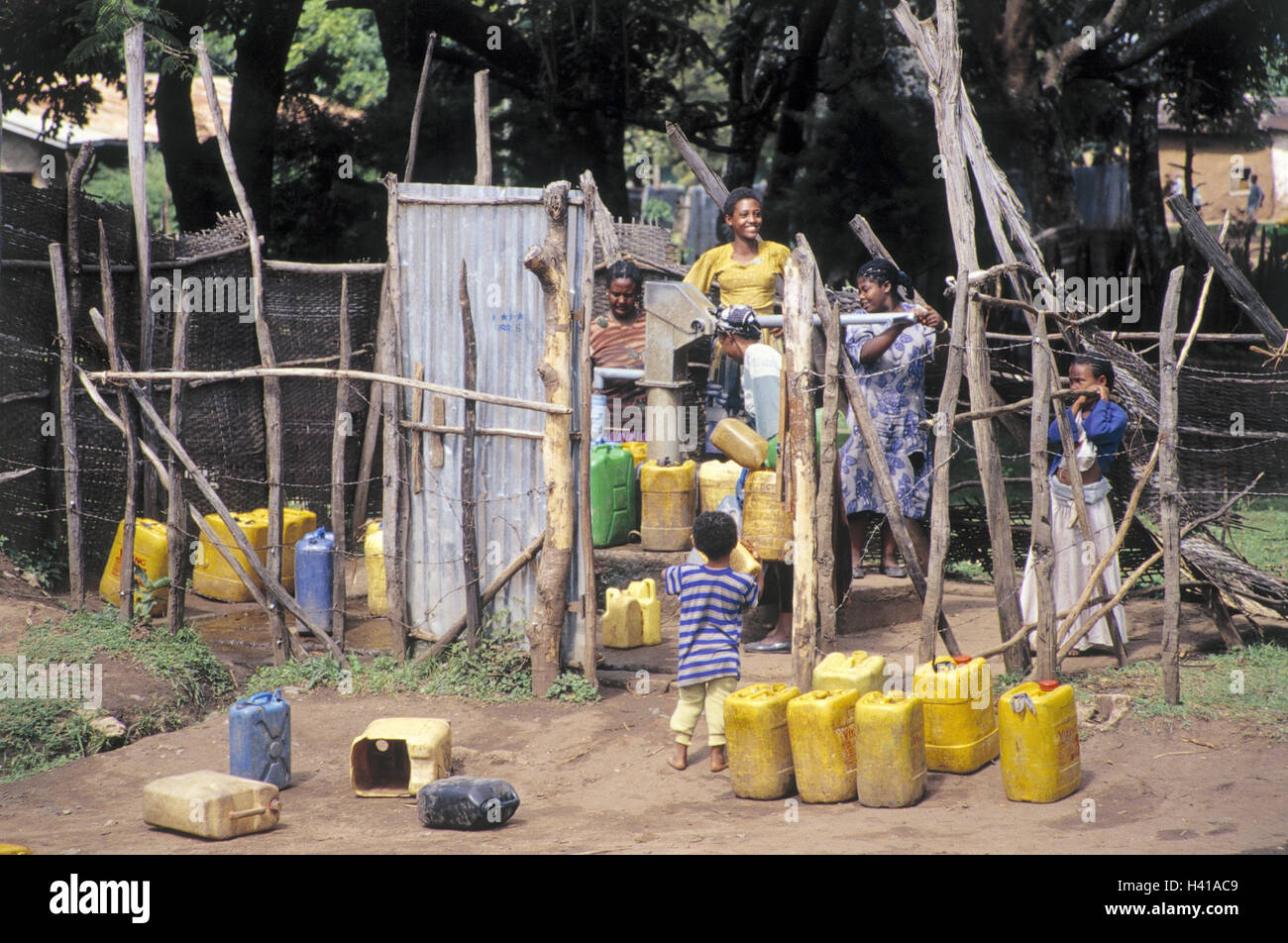 Ethiopia, Jinka, village well, women, water, canisters, bottle, no