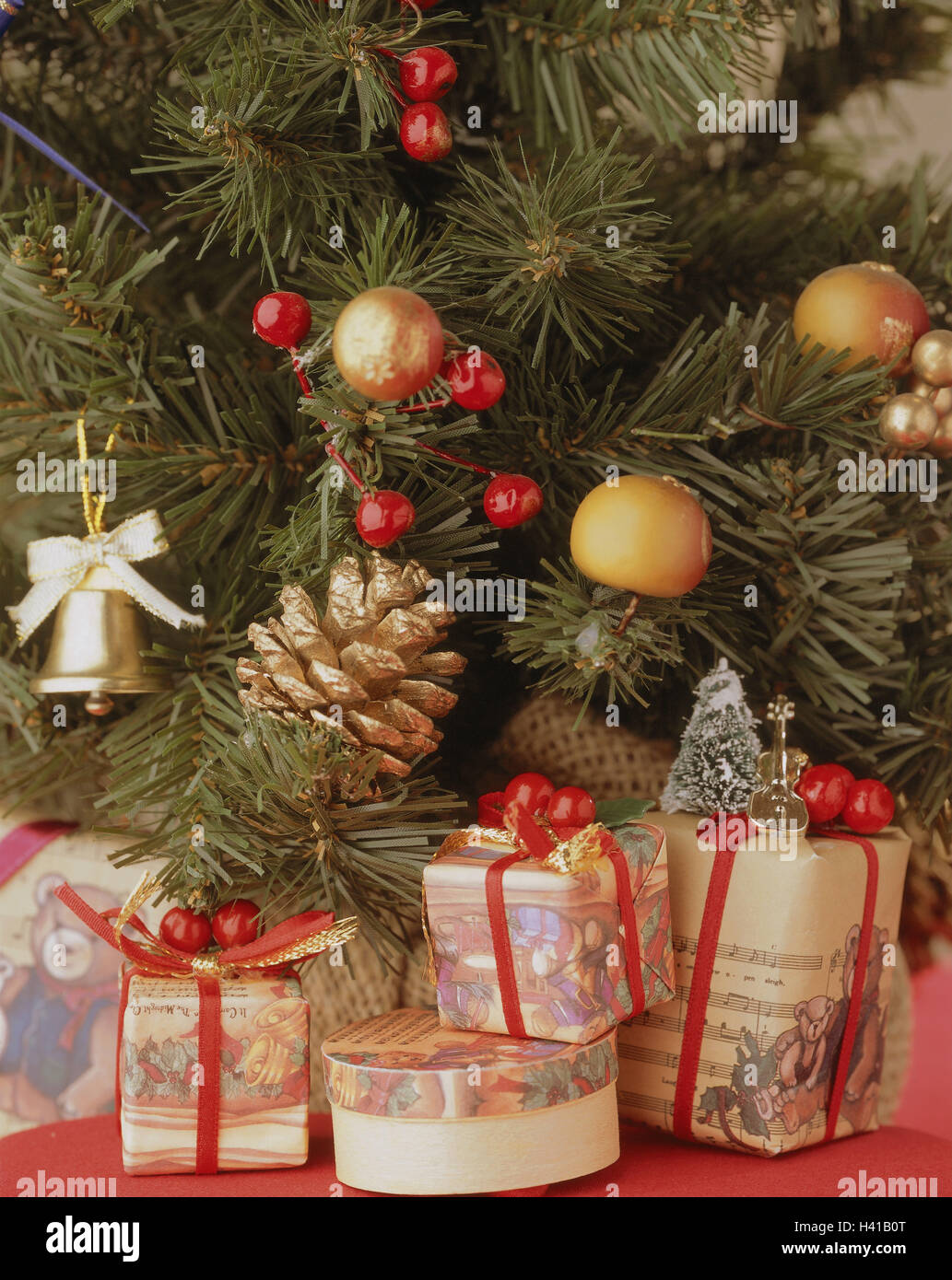 christmas tree presents detail nostalgia nostalgically christmas tree decorated - Nostalgic Christmas Decorations christmas tree presents detail nostalgia nostalgically christmas tree decorated - Nostalgic Christmas Decorations