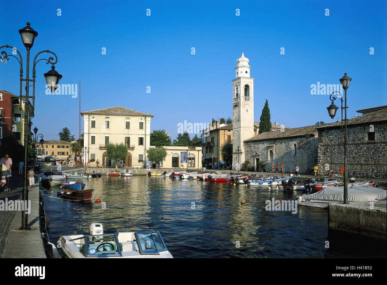 Italy, Gardasee, Lazise, church San Nicolo, harbour, summer, Lago Tu ...