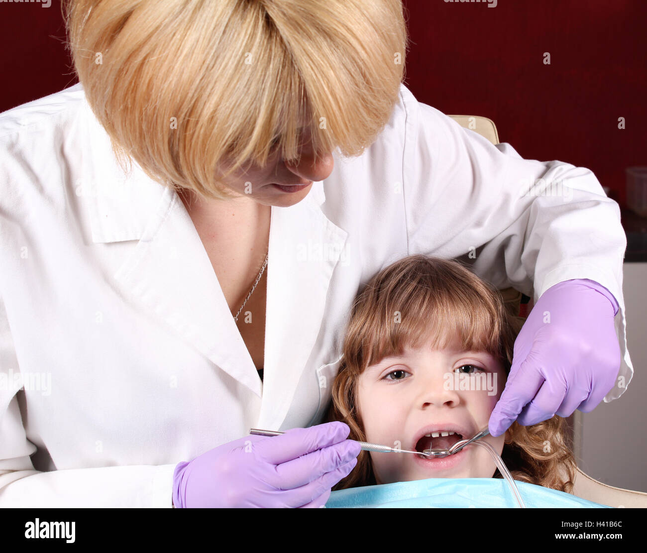 child patient at the dentist dental exam Stock Photo Alamy