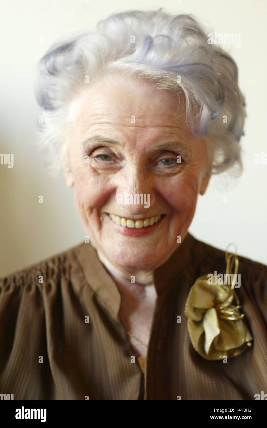 Senior, elegantly, laughs, portrait 6070 years, woman, pensioner, ages