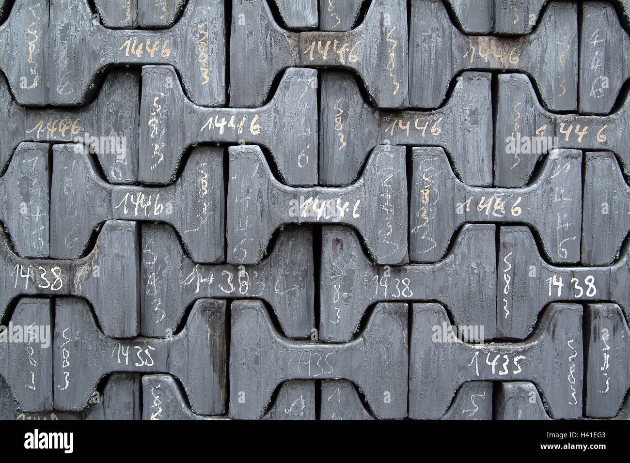 Doppel t stahl rohlinge hi-res stock photography and images - Alamy