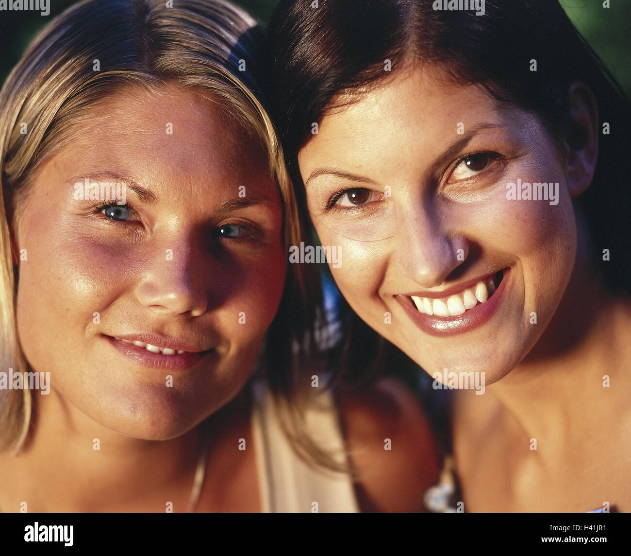 Women, smile, portrait, model released, friends, friendship, friends, colour hair, differently, laugh, happy, joy, summer Stock Photo