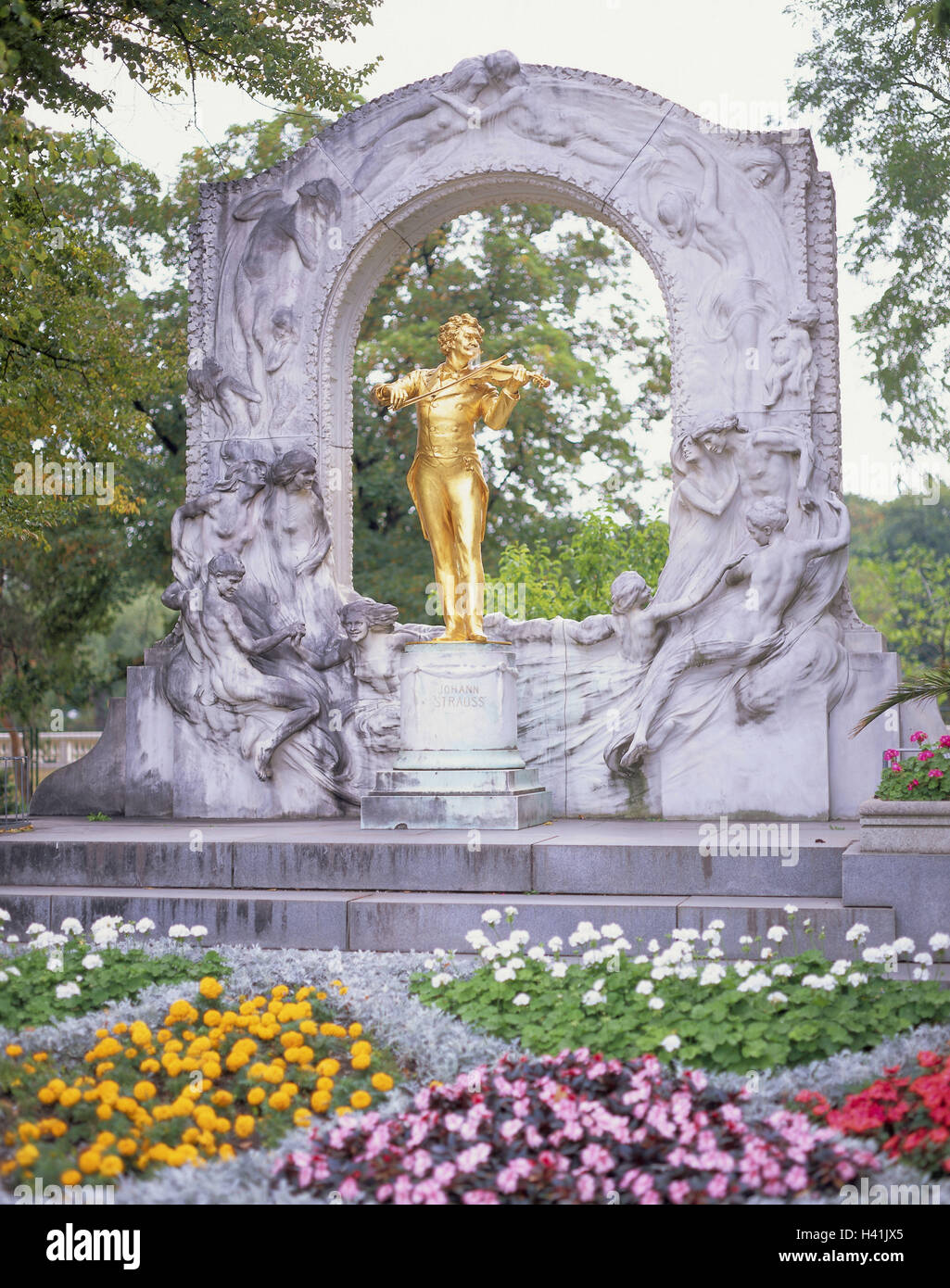 Austria, Vienna, town park, Johann, Strauss monument, Europe, street the emperors and kings, capital, town, cultural town, freeze frame, Johann Strauss's monument, composer, waltz king, in 1825-1899, statue, gilds, art, sculpture, culture, place of intere Stock Photo