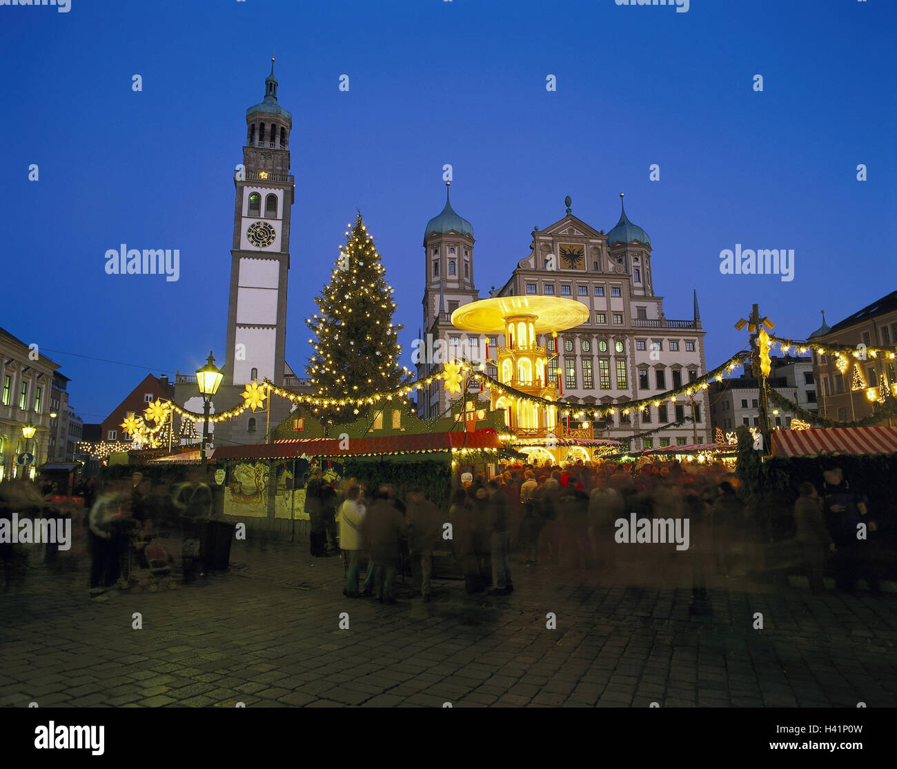Germany, Bavaria, Augsburg, city hall square, Christmas fair, city hall