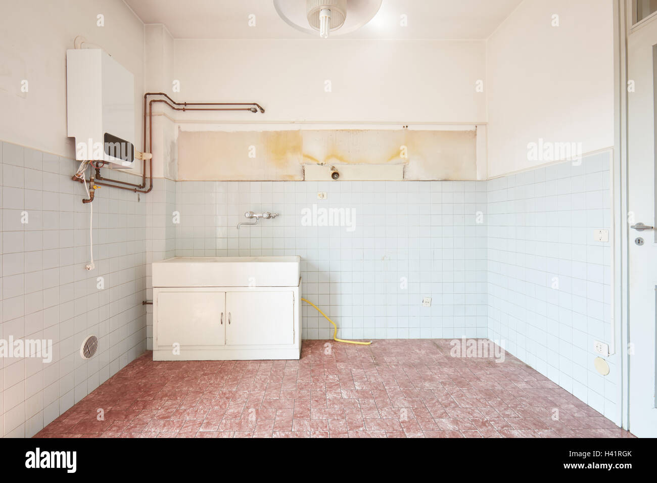 Dirty walls hires stock photography and images Alamy