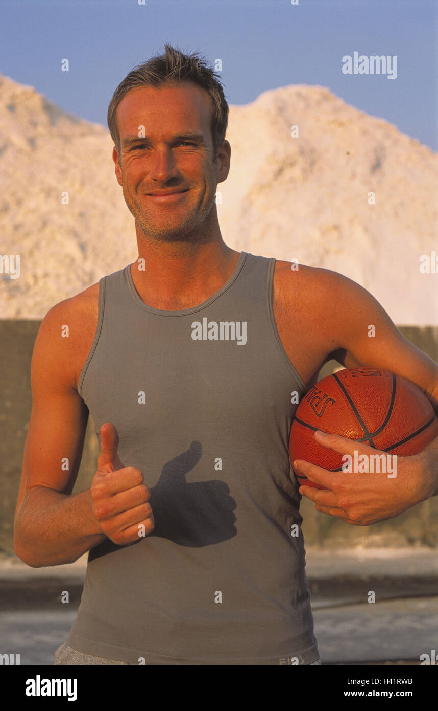 Man, young, basketball, gesture, okay, half portrait, 35 years, sportsmen, carrier shepherd, ball, ball game, laugh, happy, course, joy, satisfaction, pride, hand figure, pollex high, O.K., fitness, sport, activity, view camera, outside, summer, 30-40 yea Stock Photo