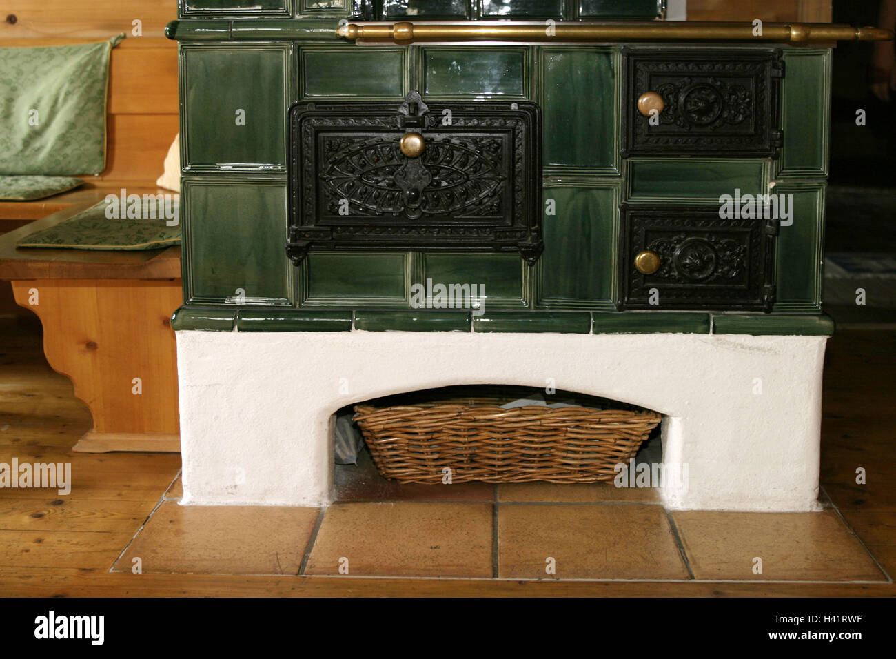 Residential room, tiled stove, curled room, farmhouse parlour, cuisine ...
