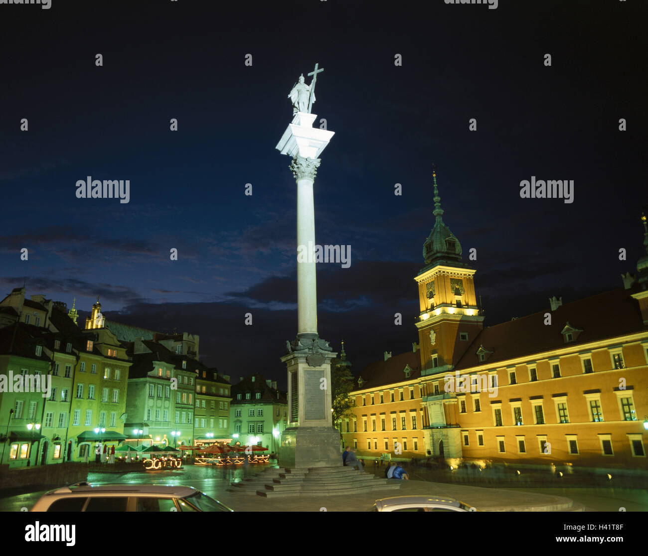 Castle lighting pillar night hi-res stock photography and images - Alamy