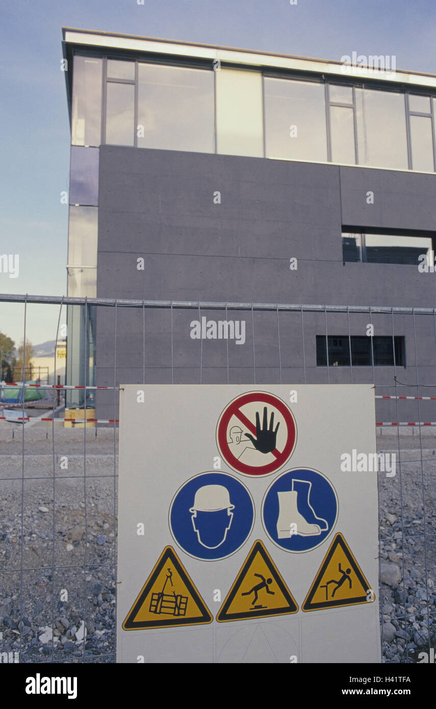 Men at work, danger signs, differently, tips, signs, esteem signs, warning, attention, danger, warning notice board, construction, product photography Stock Photo