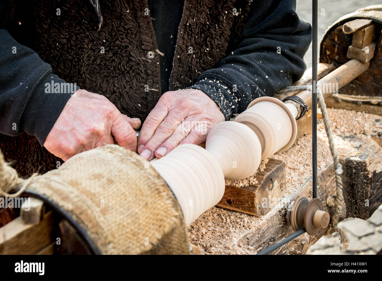 Стачивание распоровшихся швов. Необычные техники вязания. Woodturning youtube. Можно использовать вручную. Можно использовать вручную.