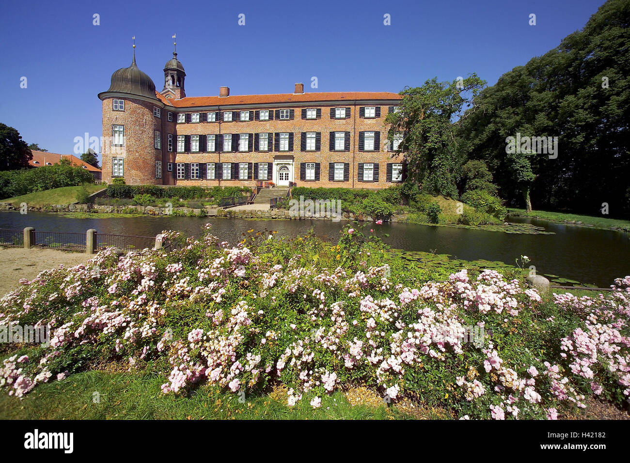 Germany, Schleswig - Holstein, Eutin, lock, lakeside, Europe, North Germany, Holstein broad Switzerland, place of interest, castle building, building, museum, architecture, structure, 4 wing plant, castle grounds, big Eutiner lake Stock Photo