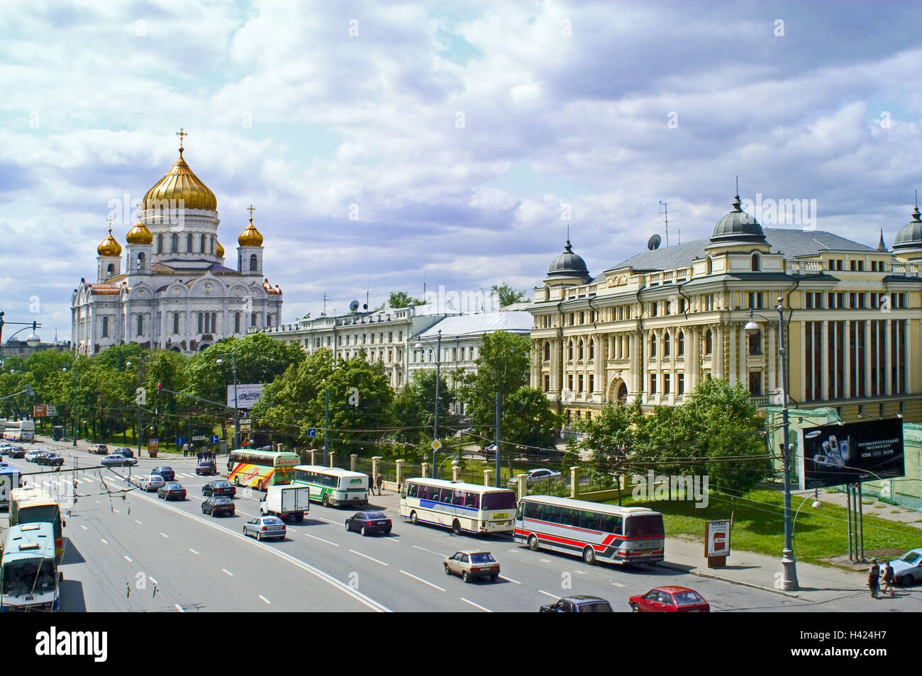 Russia, Moscow, Christ's saviour cathedral, street scene, town, capital, Chram Christa Spasitelja, church, cathedral, saviour's cathedral, saviour's church, bulbous spires, golden, gilds, structure, architecture, culture, place of interest, townscape, tra Stock Photo